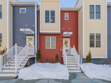 680 Temple St, Whitman, Massachusetts, 2 Bedrooms Bedrooms, 4 Rooms Rooms,2.5 BathroomsBathrooms,Residential,For Sale,Temple St,73498849