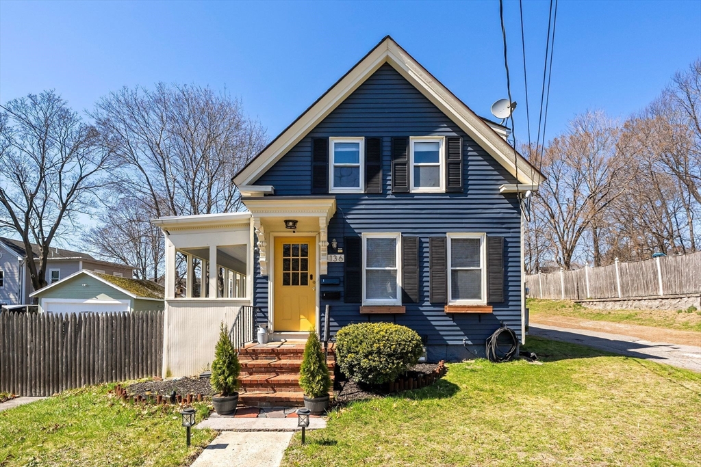 136 Shaw St, Braintree, Massachusetts, 4 Bedrooms Bedrooms, 8 Rooms Rooms,3 BathroomsBathrooms,Residential Income,For Sale,Shaw St,73501435
