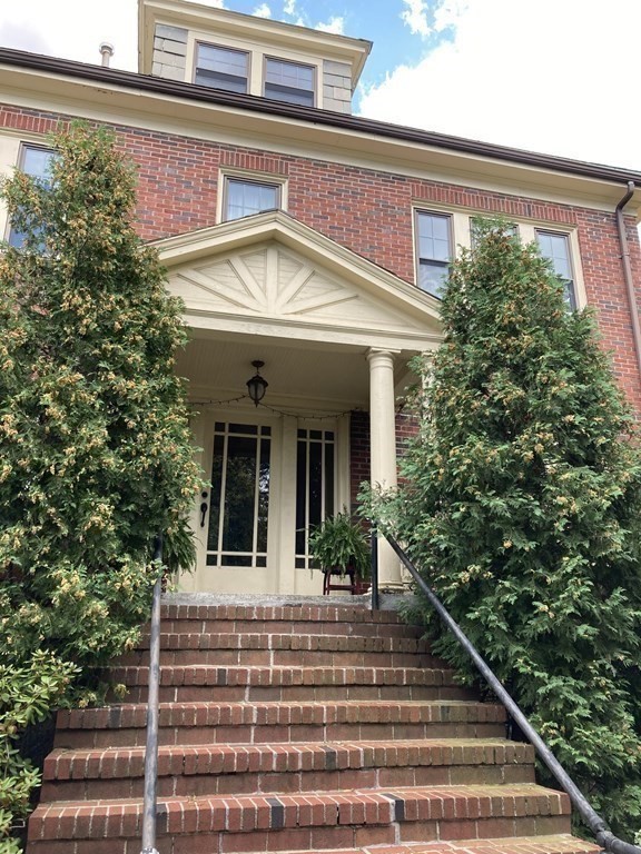 6 Highland Ave, Arlington, Massachusetts, 3 Bedrooms Bedrooms, 7 Rooms Rooms,2.5 BathroomsBathrooms,Residential Lease,For Rent,Highland Ave,73530264