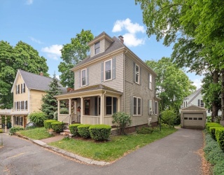 24 Mt Vernon St, Reading, Massachusetts, 3 Bedrooms Bedrooms, 6 Rooms Rooms,2 BathroomsBathrooms,Residential,For Sale,Mt Vernon St,73530274