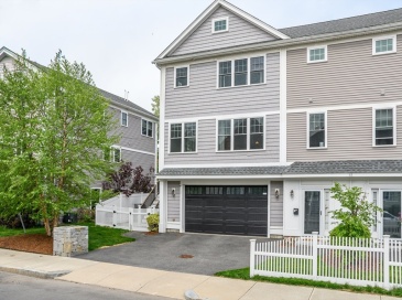43 Hall St, Waltham, Massachusetts, 3 Bedrooms Bedrooms, 6 Rooms Rooms,3 BathroomsBathrooms,Residential,For Sale,Hall St,73525333