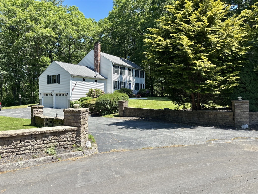 11 Quail Run, Bellingham, Massachusetts, 4 Bedrooms Bedrooms, 9 Rooms Rooms,2.5 BathroomsBathrooms,Residential,For Sale,Quail Run,73530320