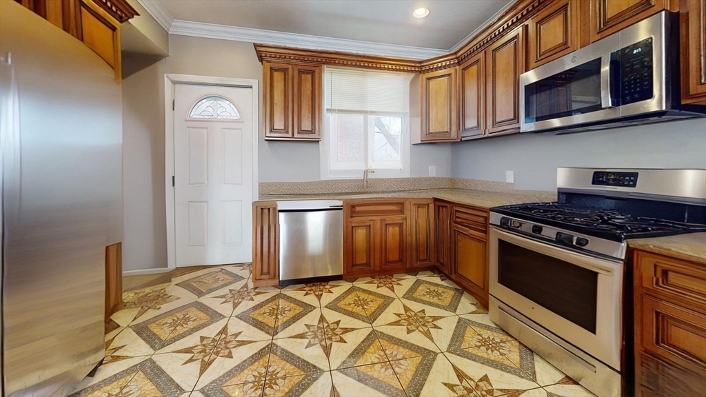 315 Silver, Boston, Massachusetts, 3 Bedrooms Bedrooms, 6 Rooms Rooms,2 BathroomsBathrooms,Residential Lease,For Rent,Silver,73492977