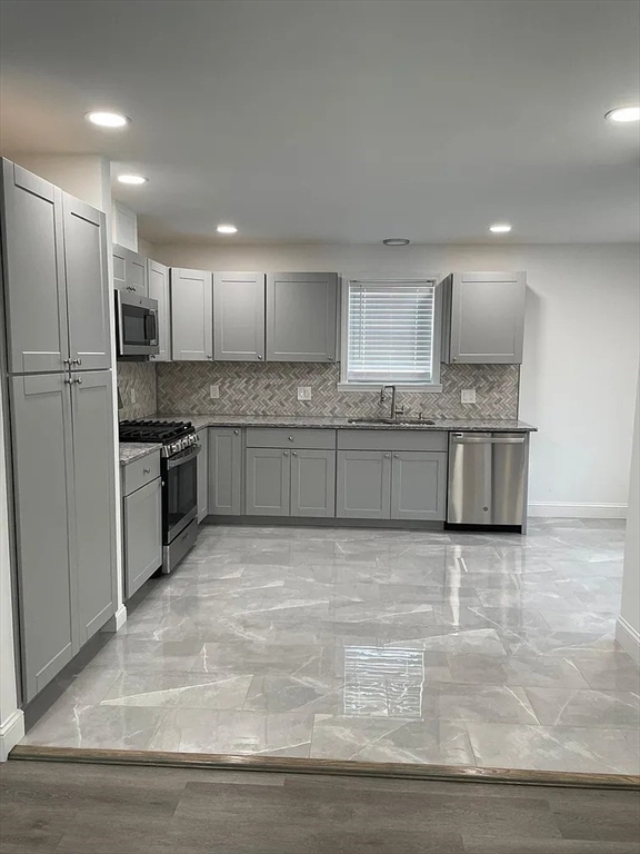 179 Ruskindale Rd, Boston, Massachusetts, 3 Bedrooms Bedrooms, 7 Rooms Rooms,2 BathroomsBathrooms,Residential Lease,For Rent,Ruskindale Rd,73530332