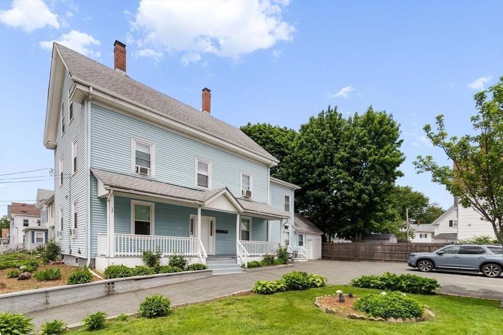 33 Warren St, Peabody, Massachusetts, 8 Bedrooms Bedrooms, 12 Rooms Rooms,2 BathroomsBathrooms,Residential Income,For Sale,Warren St,73530338