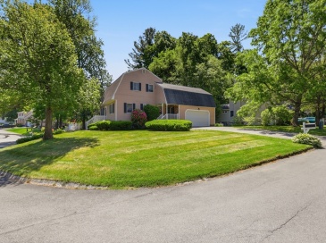 1 Alderbrook Lane, Methuen, Massachusetts, 3 Bedrooms Bedrooms, 8 Rooms Rooms,2.5 BathroomsBathrooms,Residential,For Sale,Alderbrook Lane,73530343