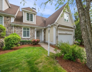 9 Swan Lane, Andover, Massachusetts, 3 Bedrooms Bedrooms, 8 Rooms Rooms,4.5 BathroomsBathrooms,Residential,For Sale,Swan Lane,73530288