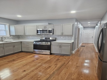 10 Hosmer Street, Boston, Massachusetts, 3 Bedrooms Bedrooms, 7 Rooms Rooms,1 BathroomBathrooms,Residential Lease,For Rent,Hosmer Street,73530352