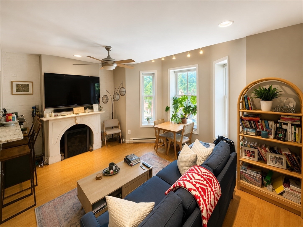38 Appleton St, Boston, Massachusetts, 1 Bedroom Bedrooms, 3 Rooms Rooms,1 BathroomBathrooms,Residential Lease,For Rent,Appleton St,73530408