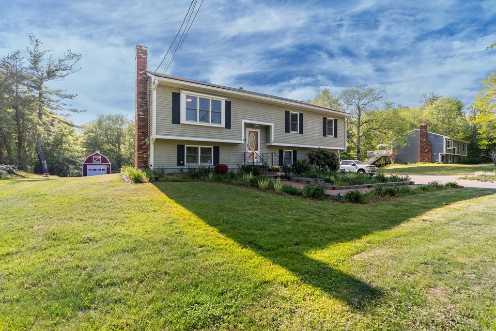 133 S Main St, Berkley, Massachusetts, 3 Bedrooms Bedrooms, 6 Rooms Rooms,1.5 BathroomsBathrooms,Residential,For Sale,S Main St,73530413
