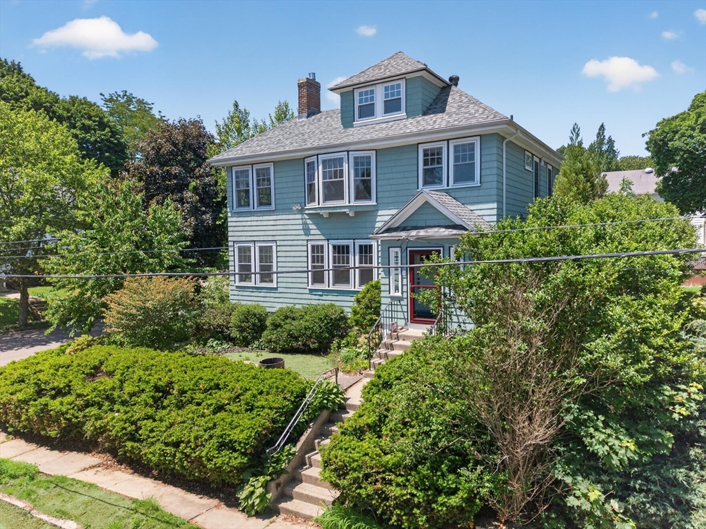 76-78 Lewis Rd, Belmont, Massachusetts, 5 Bedrooms Bedrooms, 12 Rooms Rooms,2 BathroomsBathrooms,Residential Income,For Sale,Lewis Rd,73530540