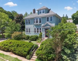 76-78 Lewis Rd, Belmont, Massachusetts, 5 Bedrooms Bedrooms, 12 Rooms Rooms,2 BathroomsBathrooms,Residential Income,For Sale,Lewis Rd,73530540