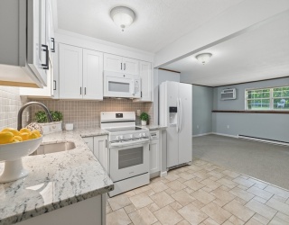 39 Pleasant Street, Northborough, Massachusetts, 2 Bedrooms Bedrooms, 4 Rooms Rooms,1 BathroomBathrooms,Residential,For Sale,Pleasant Street,73530554