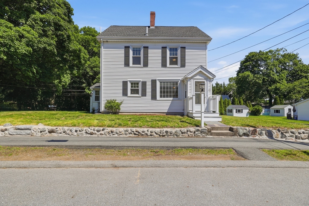 63 Harrison Avenue, Woburn, Massachusetts, 3 Bedrooms Bedrooms, 6 Rooms Rooms,1.5 BathroomsBathrooms,Residential,For Sale,Harrison Avenue,73530570