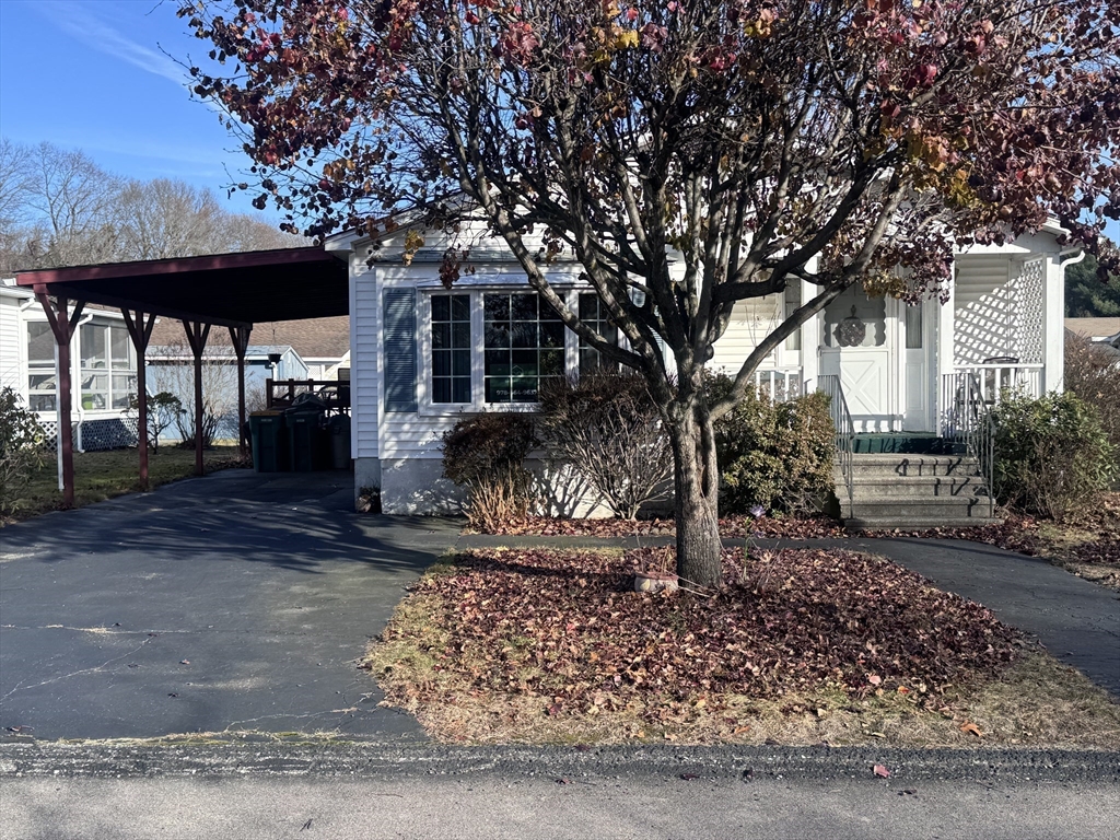 3 Round Table Rd, Attleboro, Massachusetts, 3 Bedrooms Bedrooms, 6 Rooms Rooms,2 BathroomsBathrooms,Residential,For Sale,Round Table Rd,73460400