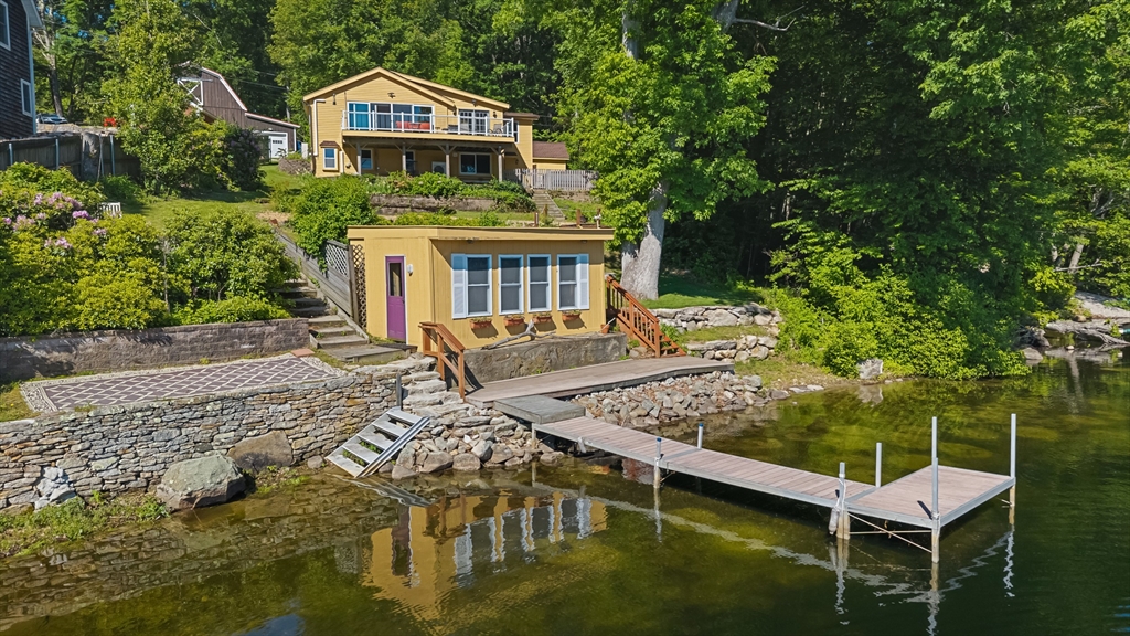21 Carrier Lane, Sutton, Massachusetts, 3 Bedrooms Bedrooms, 7 Rooms Rooms,2 BathroomsBathrooms,Residential,For Sale,Carrier Lane,73530545