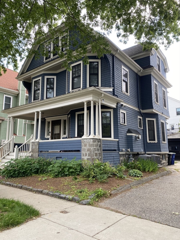 77 Highland Road, Somerville, Massachusetts, 4 Bedrooms Bedrooms, 9 Rooms Rooms,3.5 BathroomsBathrooms,Residential Lease,For Rent,Highland Road,73530592