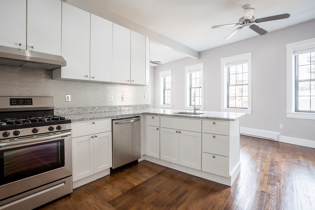 534 Tremont St., Boston, Massachusetts, 2 Bedrooms Bedrooms, 4 Rooms Rooms,1 BathroomBathrooms,Residential Lease,For Rent,Tremont St.,73516357