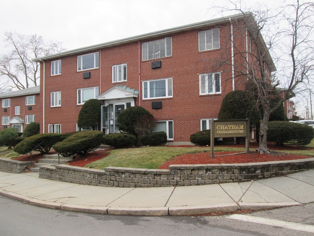 194 Lexington Street, Watertown, Massachusetts, 2 Bedrooms Bedrooms, 4 Rooms Rooms,1 BathroomBathrooms,Residential,For Sale,Lexington Street,73467282