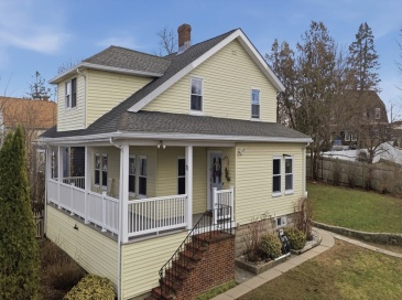 11 Grand View, Weymouth, Massachusetts, 3 Bedrooms Bedrooms, 8 Rooms Rooms,1 BathroomBathrooms,Residential,For Sale,Grand View,73488841