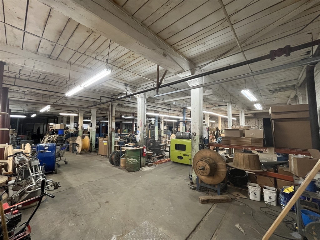 663 Lawrence St, Lowell, Massachusetts, ,Commercial Lease,For Rent,Lawrence St,73530463