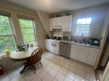 17 Cufflin St, Boston, Massachusetts, 3 Bedrooms Bedrooms, 7 Rooms Rooms,1 BathroomBathrooms,Residential Lease,For Rent,Cufflin St,73530466