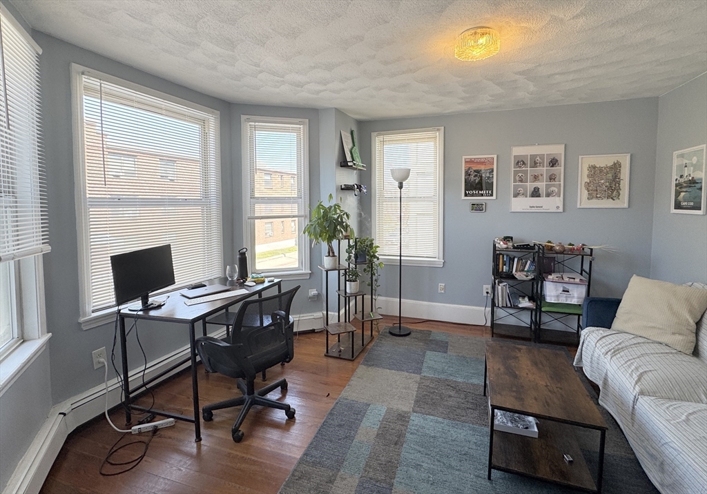 128 Bunker Hill Sst, Boston, Massachusetts, 1 Bedroom Bedrooms, 4 Rooms Rooms,1 BathroomBathrooms,Residential Lease,For Rent,Bunker Hill Sst,73515602