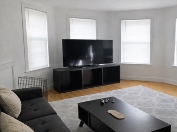 10 Parker Hill Av, Boston, Massachusetts, 5 Bedrooms Bedrooms, 8 Rooms Rooms,1 BathroomBathrooms,Residential Lease,For Rent,Parker Hill Av,73530673