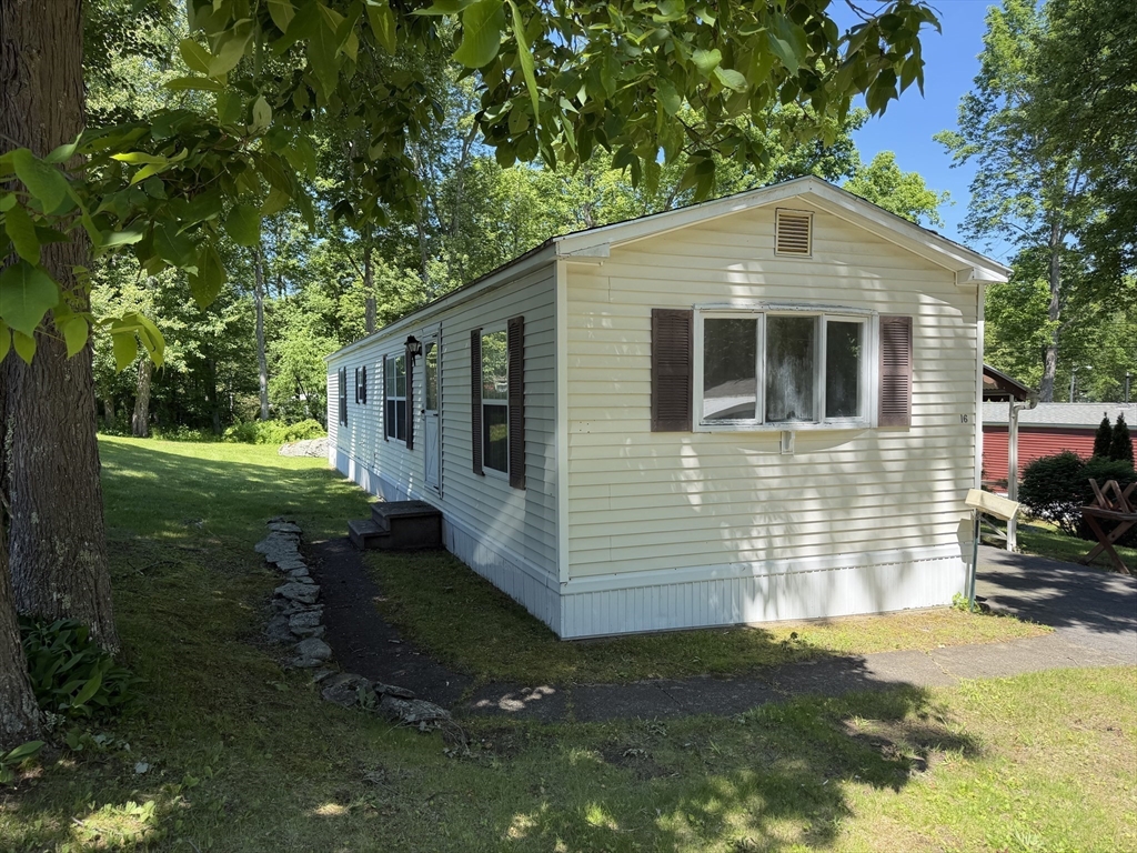 16 Tyler Street, Brookfield, Massachusetts, 2 Bedrooms Bedrooms, 4 Rooms Rooms,2 BathroomsBathrooms,Residential,For Sale,Tyler Street,73530692