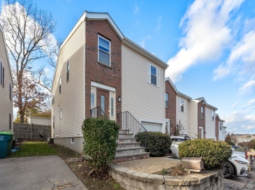 215 Saint Mary St, Needham, Massachusetts, 3 Bedrooms Bedrooms, 7 Rooms Rooms,3.5 BathroomsBathrooms,Residential Lease,For Rent,Saint Mary St,73530709