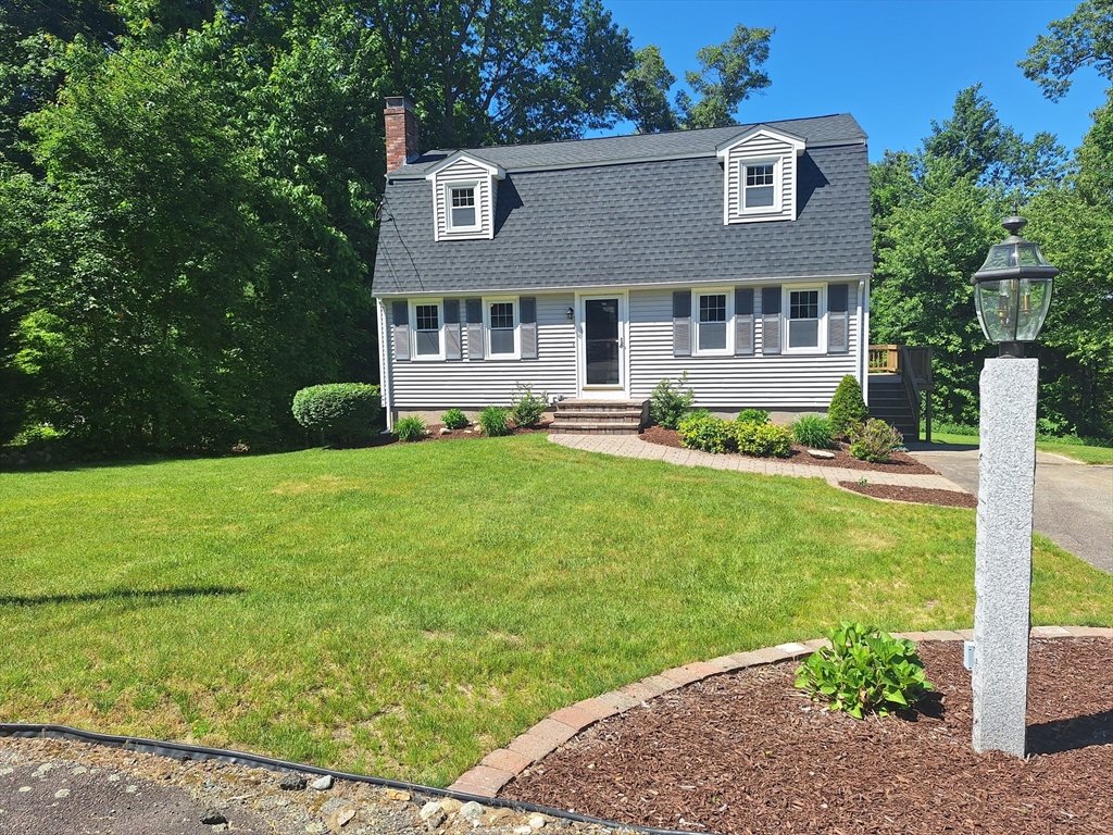 8 Walker Rd, Franklin, Massachusetts, 3 Bedrooms Bedrooms, 7 Rooms Rooms,3.5 BathroomsBathrooms,Residential,For Sale,Walker Rd,73530605