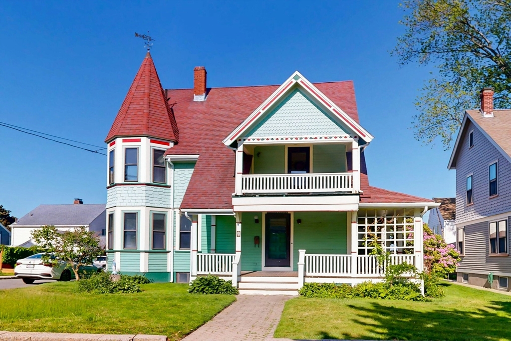 4 Woodside Park, Winthrop, Massachusetts, 4 Bedrooms Bedrooms, 9 Rooms Rooms,1.5 BathroomsBathrooms,Residential,For Sale,Woodside Park,73530454