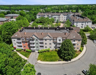 5 Woodman Way, Newburyport, Massachusetts, 2 Bedrooms Bedrooms, 5 Rooms Rooms,2 BathroomsBathrooms,Residential,For Sale,Woodman Way,73530618