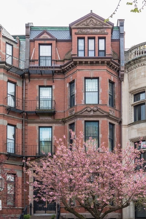302 Commonwealth Ave, Boston, Massachusetts, 1 Bedroom Bedrooms, 3 Rooms Rooms,1 BathroomBathrooms,Residential,For Sale,Commonwealth Ave,73530622