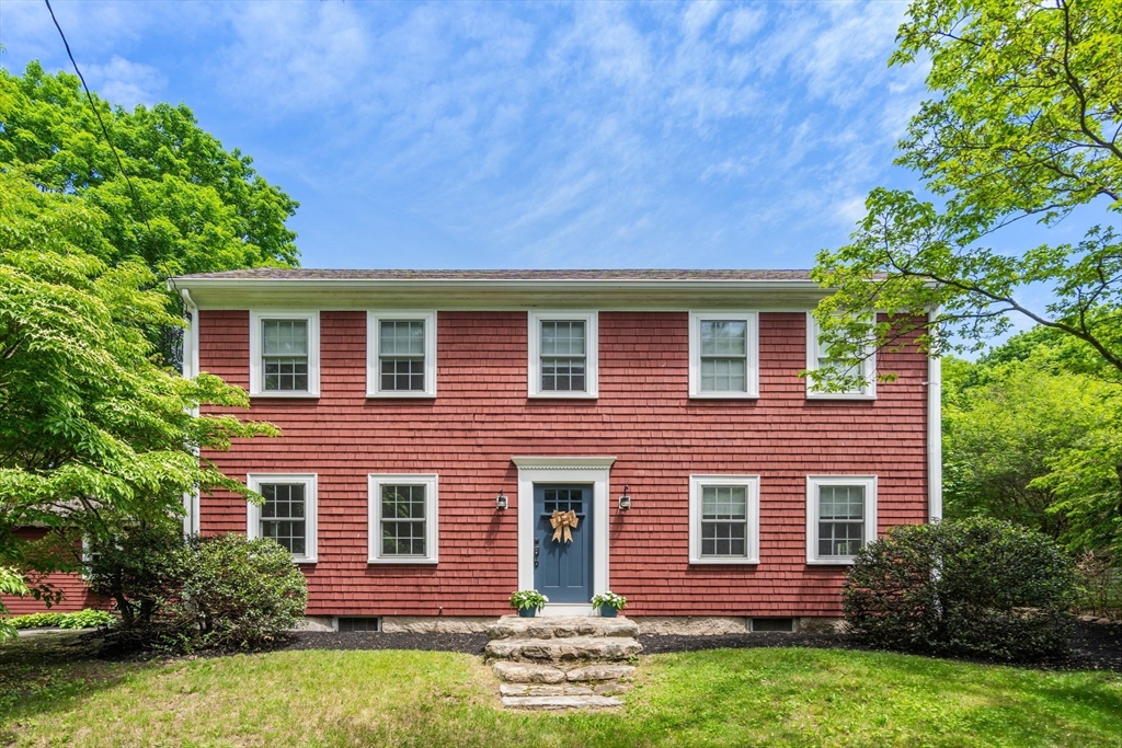 1689 High Street, Westwood, Massachusetts, 4 Bedrooms Bedrooms, 8 Rooms Rooms,2 BathroomsBathrooms,Residential,For Sale,High Street,73530761