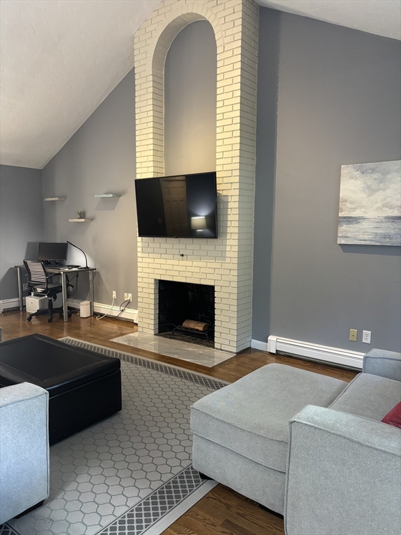 22 Grove Pl, Winchester, Massachusetts, 3 Bedrooms Bedrooms, 6 Rooms Rooms,2.5 BathroomsBathrooms,Residential Lease,For Rent,Grove Pl,73530776