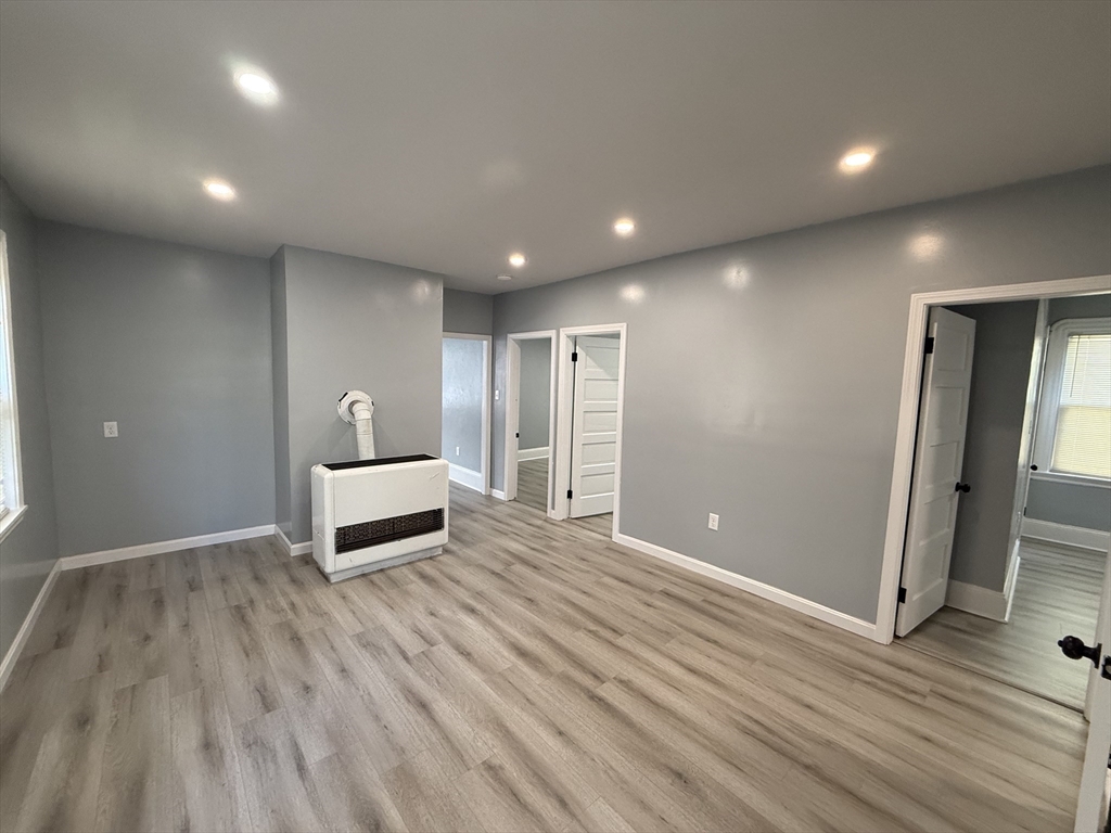 124 Potomska, New Bedford, Massachusetts, 3 Bedrooms Bedrooms, 7 Rooms Rooms,1 BathroomBathrooms,Residential Lease,For Rent,Potomska,73530784