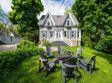 184 Granite St, Rockport, Massachusetts, 4 Bedrooms Bedrooms, 8 Rooms Rooms,2 BathroomsBathrooms,Residential,For Sale,Granite St,73530263