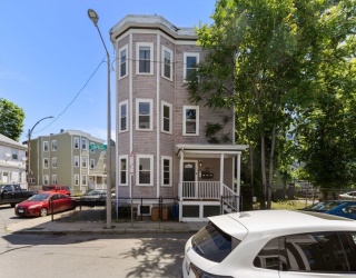 21 Cawfield St., Boston, Massachusetts, 2 Bedrooms Bedrooms, 4 Rooms Rooms,2 BathroomsBathrooms,Residential Lease,For Rent,Cawfield St.,73530795