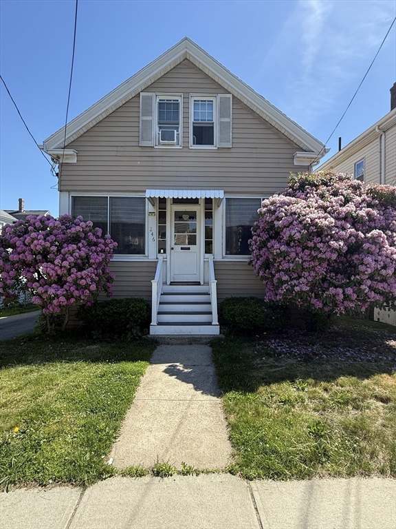 246 N Central Ave, Quincy, Massachusetts, 4 Bedrooms Bedrooms, 7 Rooms Rooms,2 BathroomsBathrooms,Residential Lease,For Rent,N Central Ave,73530796
