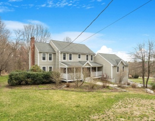 933 Liberty Square Rd, Boxborough, Massachusetts, 4 Bedrooms Bedrooms, 10 Rooms Rooms,3.5 BathroomsBathrooms,Residential,For Sale,Liberty Square Rd,73530803