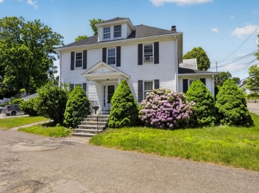 1 School St, Maynard, Massachusetts, 1 Bedroom Bedrooms, 4 Rooms Rooms,1 BathroomBathrooms,Residential Lease,For Rent,School St,73530807