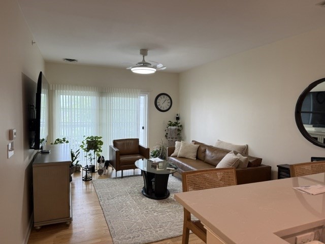 62 Abigail Way, Reading, Massachusetts, 1 Bedroom Bedrooms, 5 Rooms Rooms,1 BathroomBathrooms,Residential,For Sale,Abigail Way,73530437