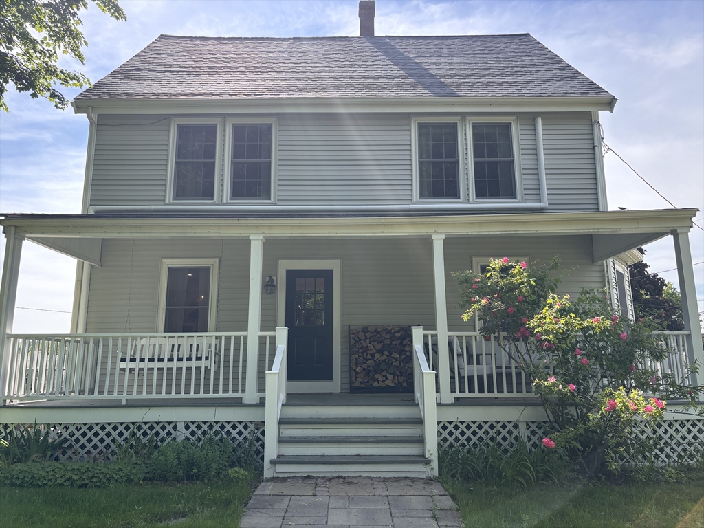20 Robinwood Rd, Dedham, Massachusetts, 5 Bedrooms Bedrooms, 8 Rooms Rooms,3.5 BathroomsBathrooms,Residential Lease,For Rent,Robinwood Rd,73530833