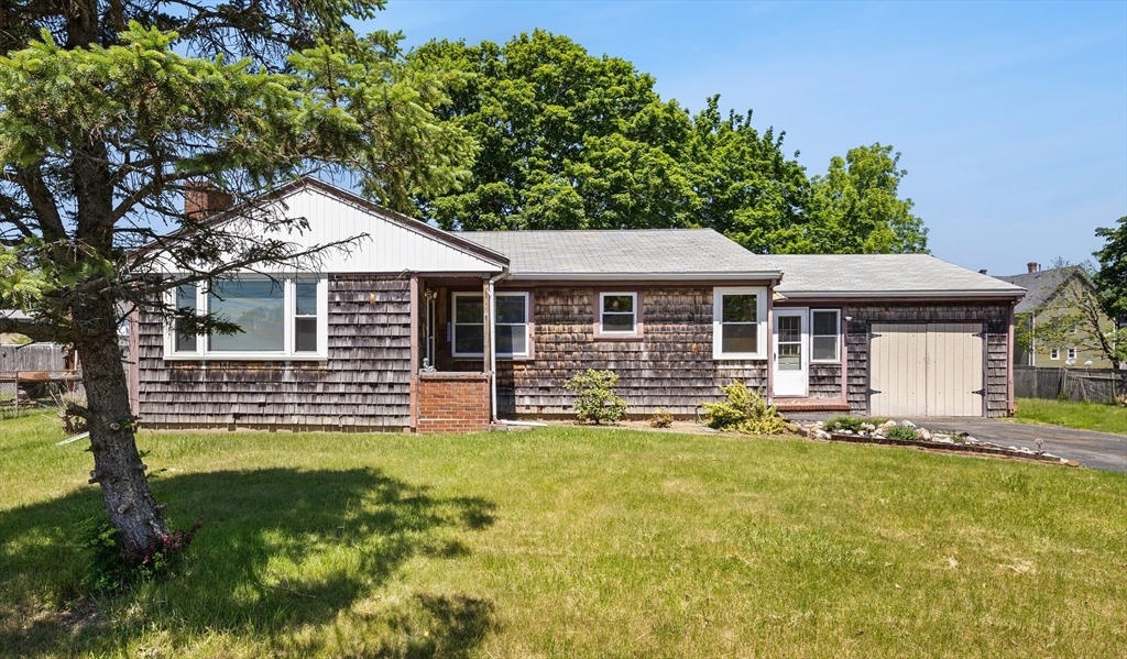 55 Orchard Ave, Brockton, Massachusetts, 2 Bedrooms Bedrooms, 5 Rooms Rooms,1 BathroomBathrooms,Residential,For Sale,Orchard Ave,73530695