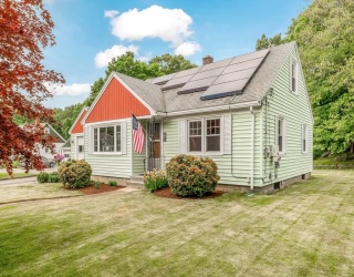 551 Fletcher St, Northbridge, Massachusetts, 3 Bedrooms Bedrooms, 5 Rooms Rooms,1.5 BathroomsBathrooms,Residential,For Sale,Fletcher St,73530712