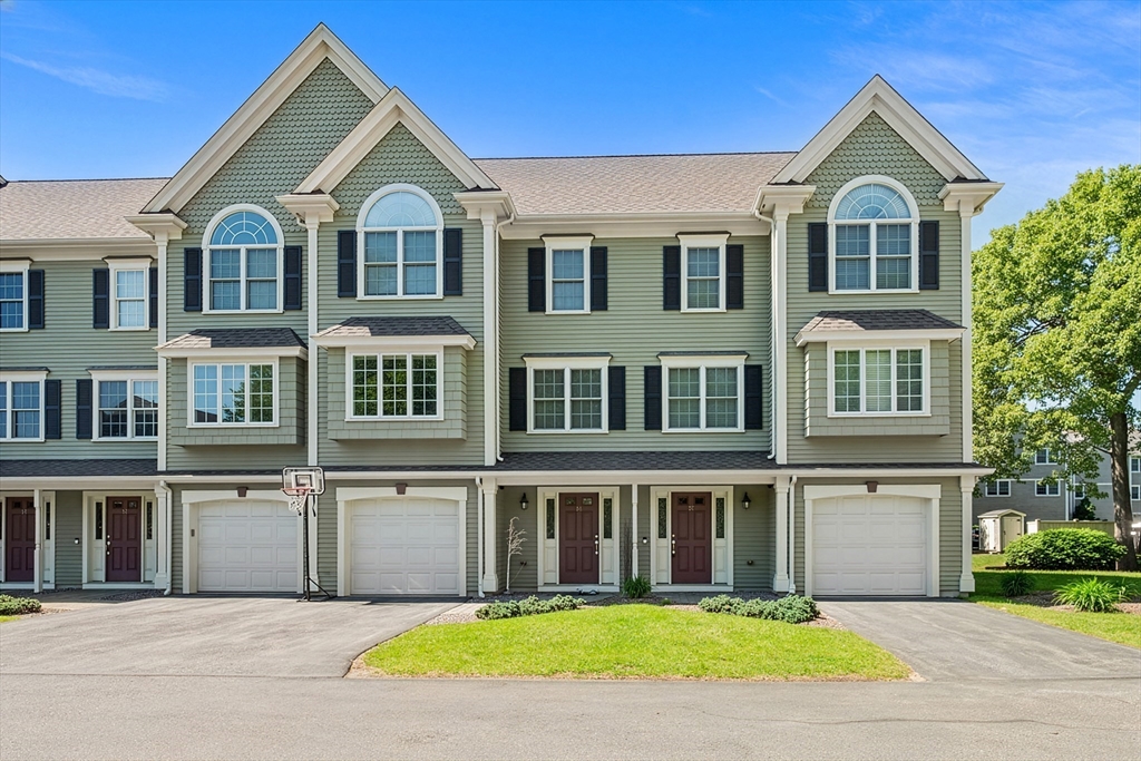 1 Olson St, Wilmington, Massachusetts, 2 Bedrooms Bedrooms, 5 Rooms Rooms,2.5 BathroomsBathrooms,Residential,For Sale,Olson St,73530489
