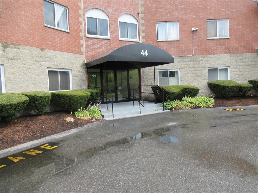 44 Loomis St., Malden, Massachusetts, 1 Bedroom Bedrooms, 5 Rooms Rooms,1.5 BathroomsBathrooms,Residential,For Sale,Loomis St.,73530511