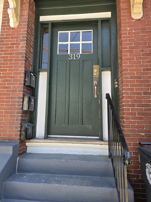319 Spruce St, Chelsea, Massachusetts, 1 Bedroom Bedrooms, 2 Rooms Rooms,1 BathroomBathrooms,Residential Lease,For Rent,Spruce St,73530720
