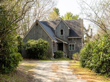 1 Franklin Place, Duxbury, Massachusetts, 2 Bedrooms Bedrooms, 10 Rooms Rooms,2 BathroomsBathrooms,Residential,For Sale,Franklin Place,73530518